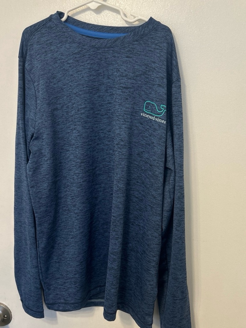 Vineyard Vines Men's Long-Sleeve Performance Tee — Heathered Navy with Teal Logo